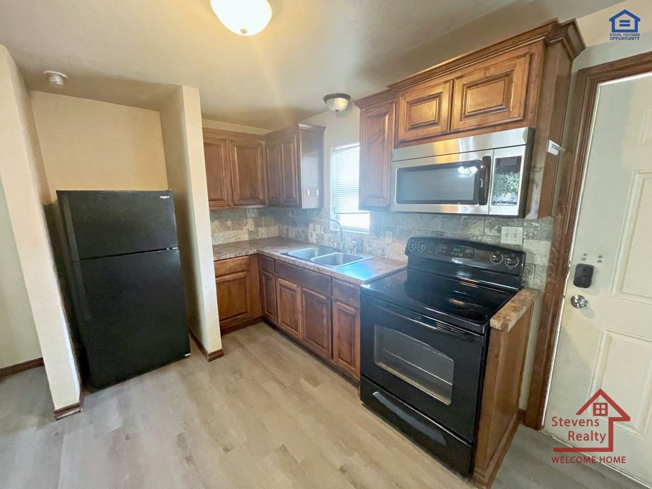 1604 Nw Lindy Ave #2 - Photo 5 of 14