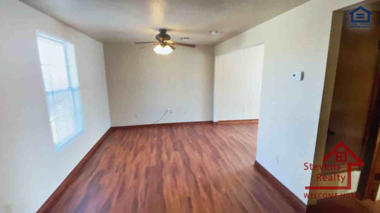 1602 Northwest Lindy Avenue #1 - Photo 4 of 11