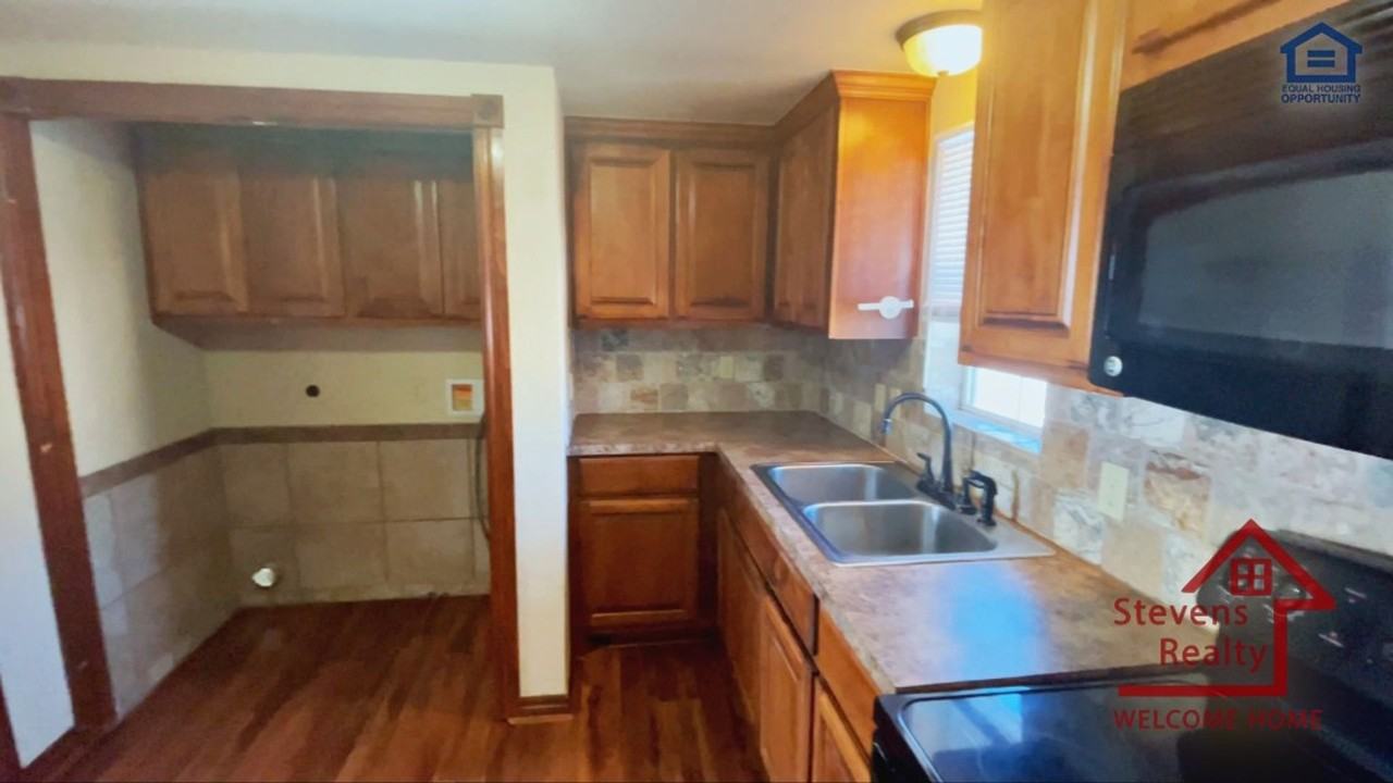 1602 Northwest Lindy Avenue #1 - Photo 7 of 11