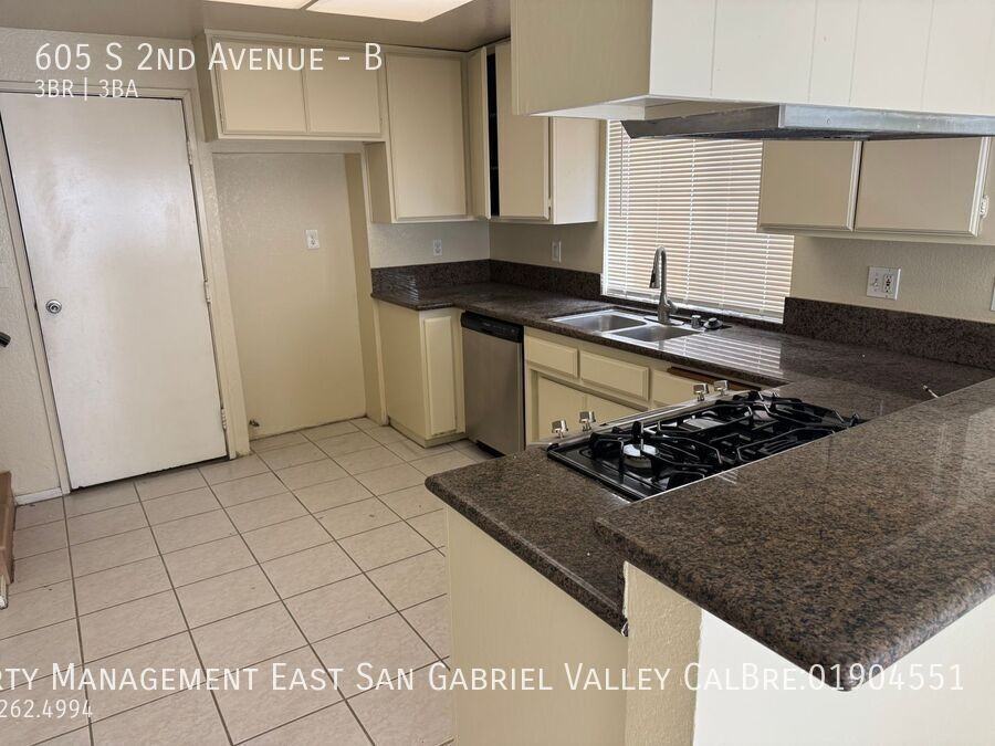 605 S 2nd Ave #B - Photo 7 of 20