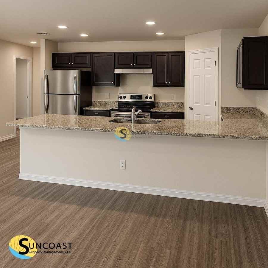 1035 Nomad Rd - Photo 3 of 18