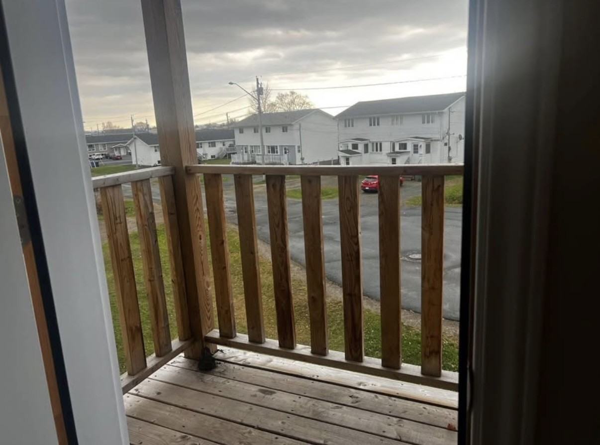 694 Appleby Street - Photo 7 of 8