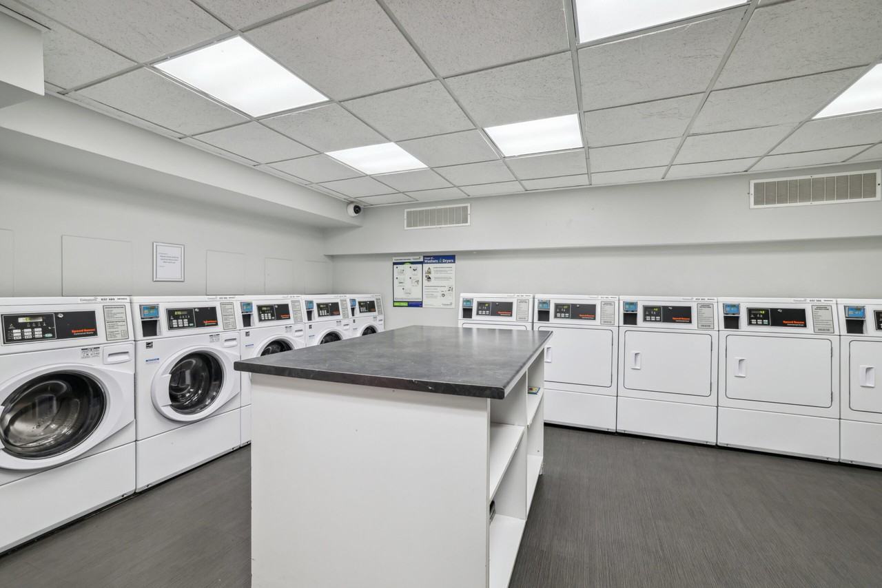 Edinburgh Manor Apartments - Photo 7 of 50