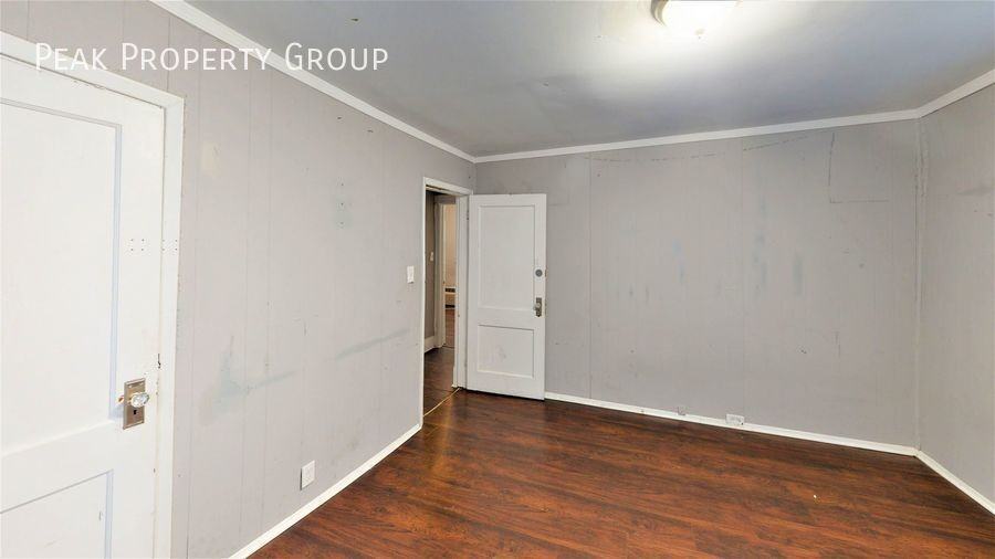 2317 Stratford Ave - Photo 5 of 11