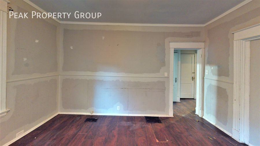 2317 Stratford Ave - Photo 7 of 11