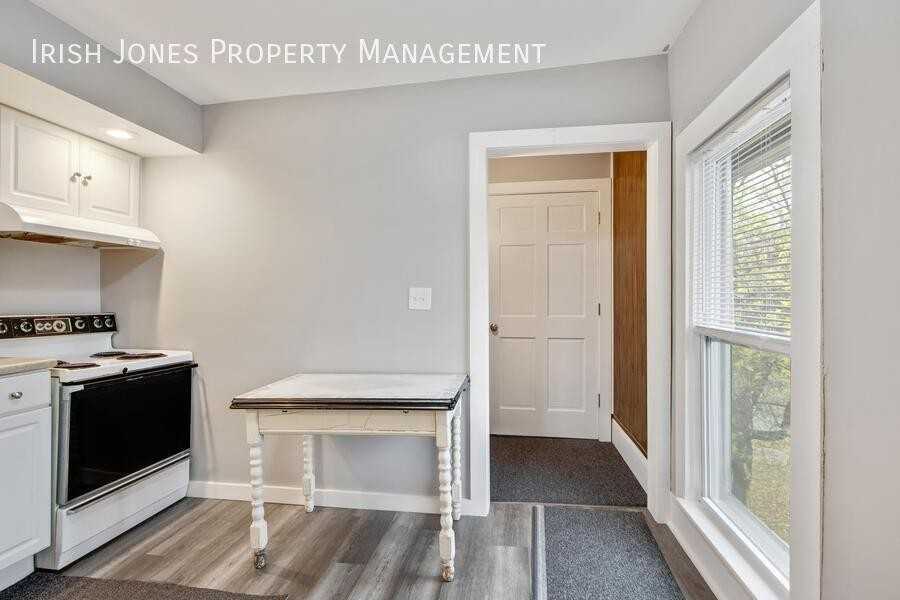 10601 Alleghany Rd - Photo 4 of 17