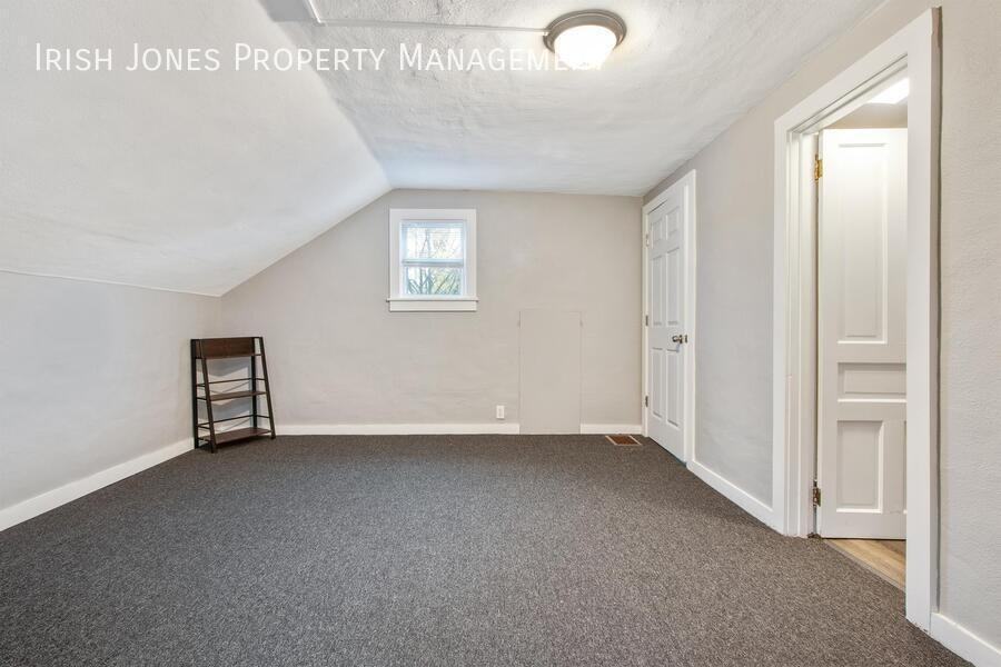 10601 Alleghany Rd - Photo 7 of 17