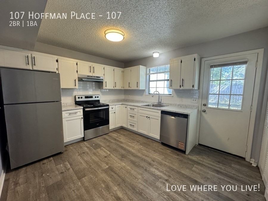 107 Hoffman Pl #107