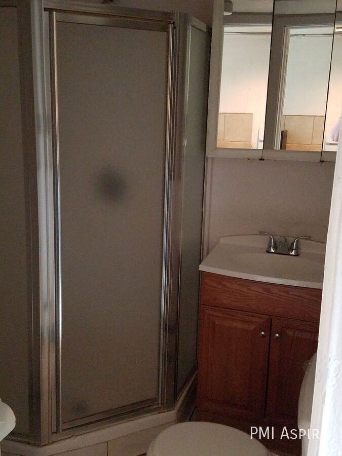 715 Emery St #D - Photo 7 of 10