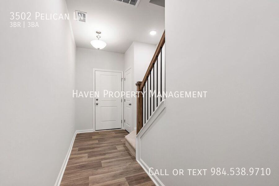 3502 Pelican Ln - Photo 4 of 39