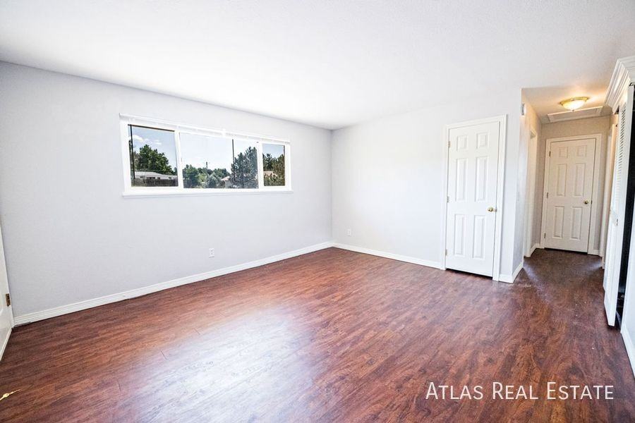 950 Bishop Ct #B - Photo 4 of 25