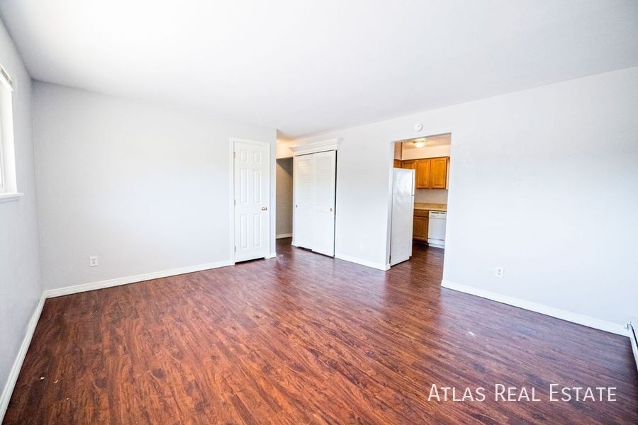 950 Bishop Ct #B - Photo 7 of 25