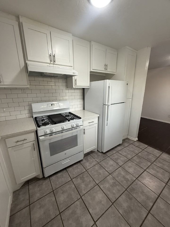 517 South Midwest Boulevard - Photo 6 of 10