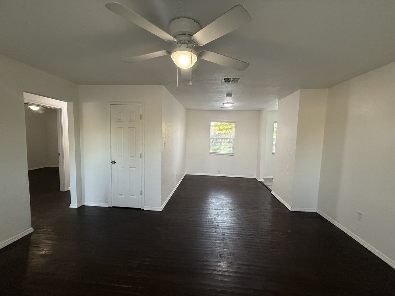 517 South Midwest Boulevard - Photo 7 of 10