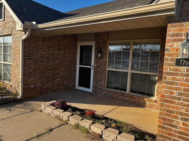 7705 Huntington Way - Photo 2 of 10