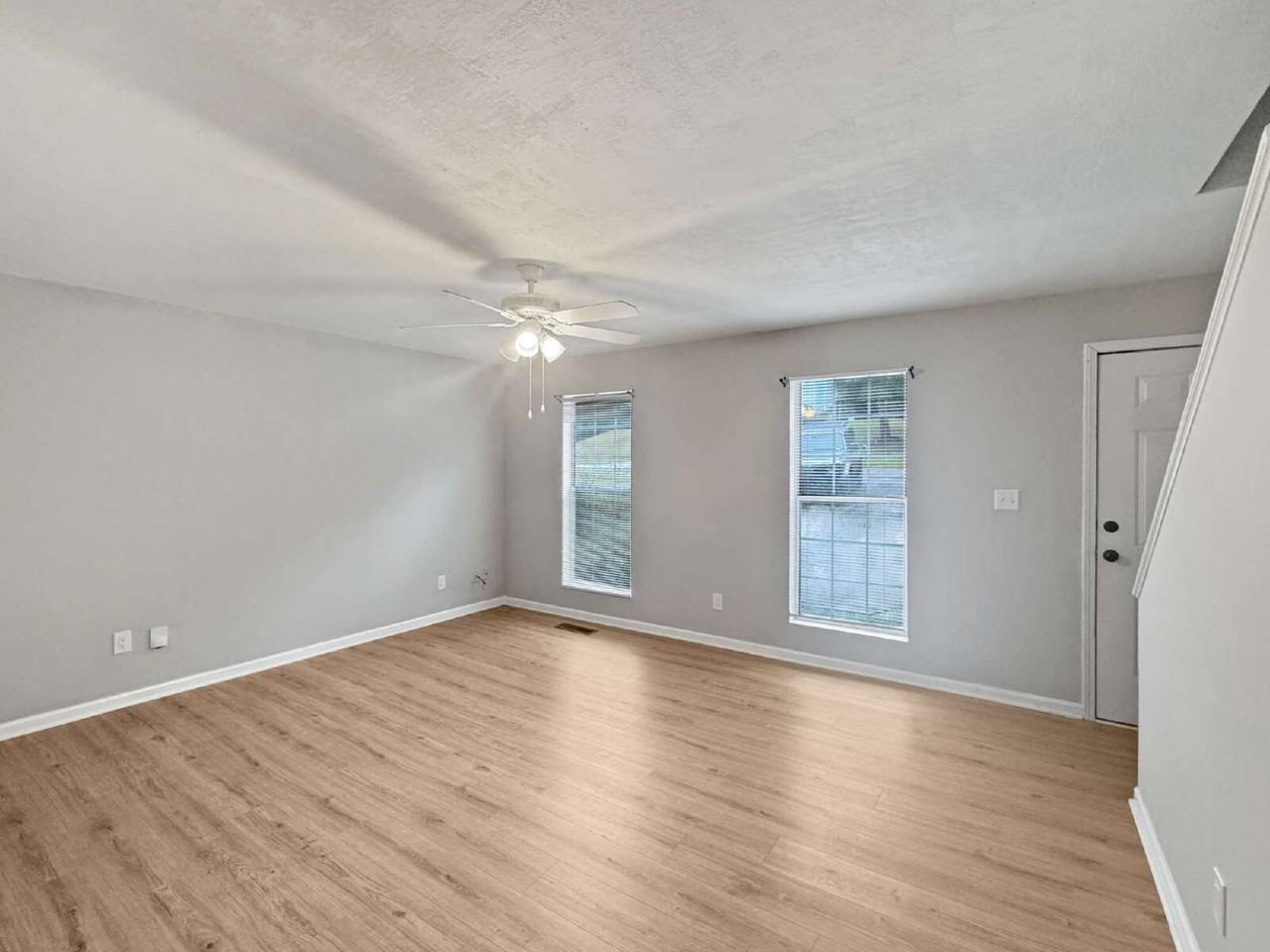 2944 Bridge Dr Apt A - Photo 4 of 9