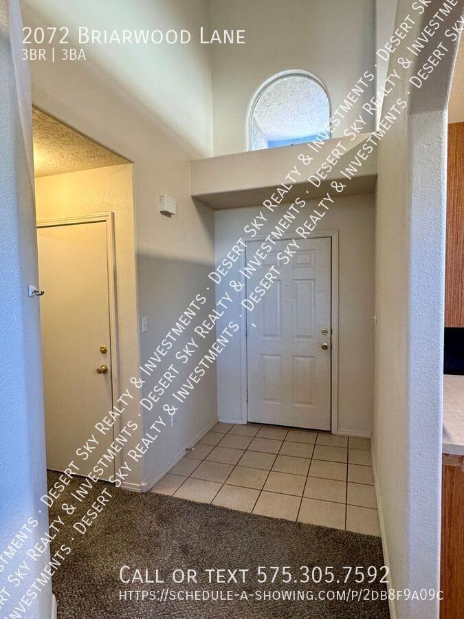 2072 Briarwood Ln - Photo 3 of 31