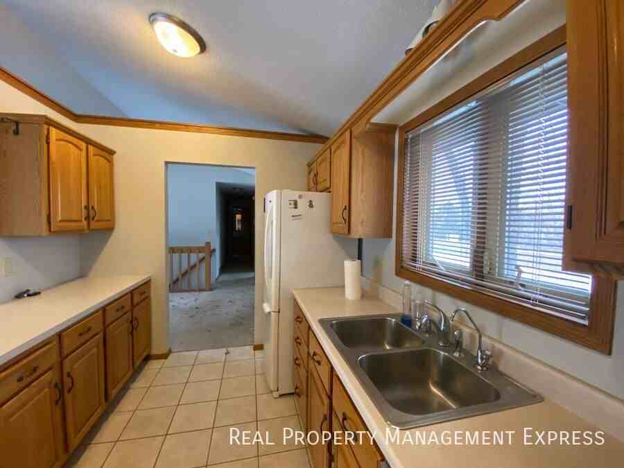 5701 W Silver Valley Dr - Photo 5 of 23