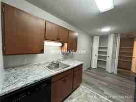 27 Longrale Park Apt D #Apt D - Photo 1 of 1
