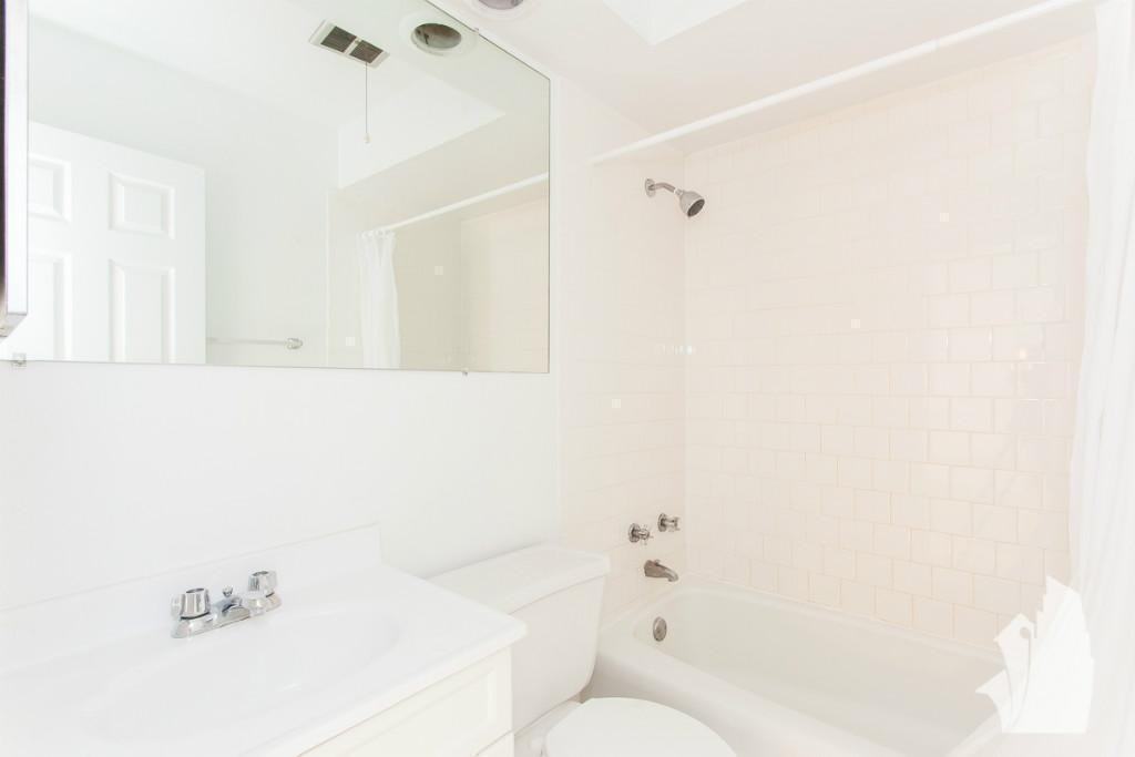 515 W Barry Ave #150 - Photo 4 of 10