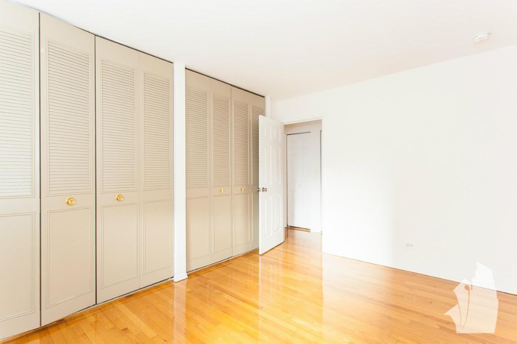 515 W Barry Ave #150 - Photo 5 of 10