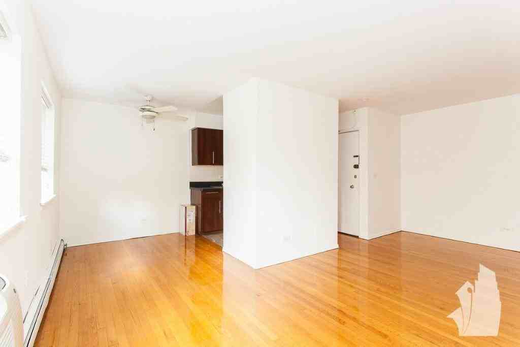 515 W Barry Ave #150 - Photo 7 of 10