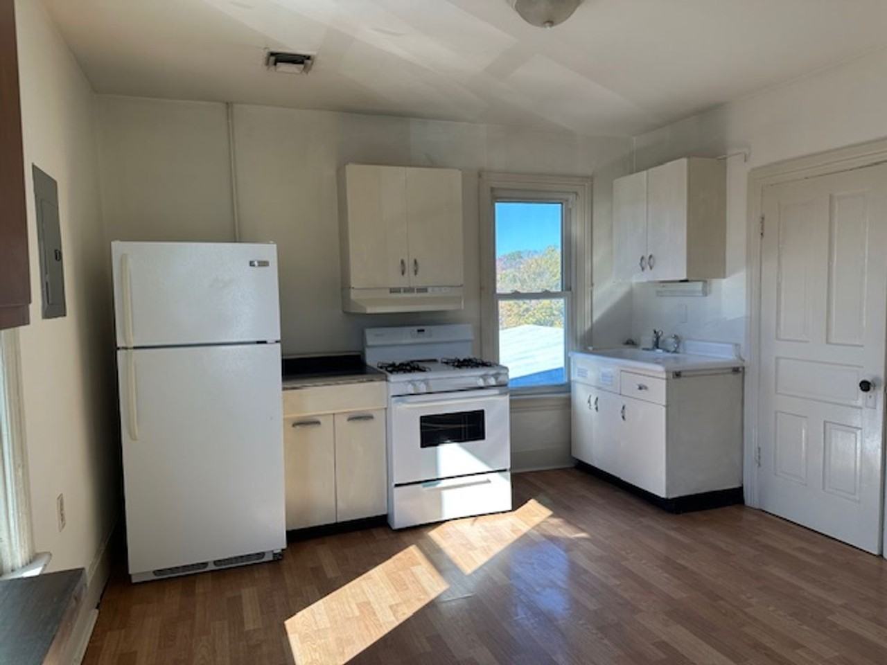 3716 Walnut St #2 - Photo 5 of 10