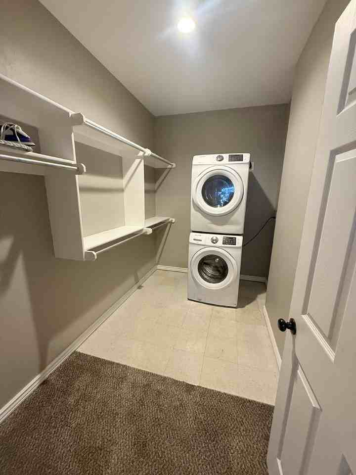 2225 N Gatewood Ave #C - Photo 5 of 8