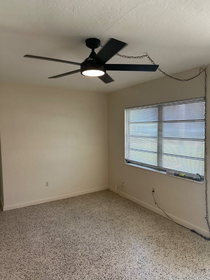 21459 Campbell Dr - Photo 5 of 11