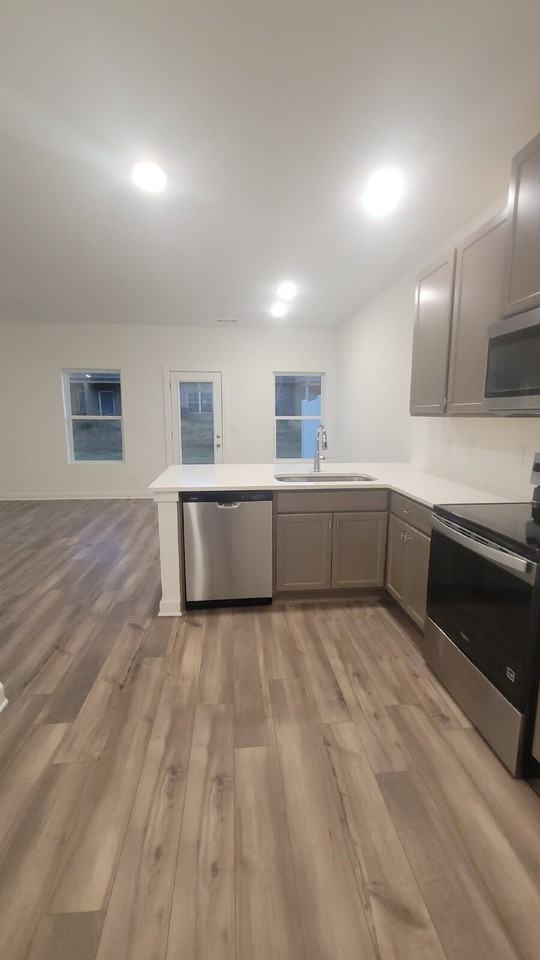 7597 Discovery Point Dr Nw - Photo 6 of 37