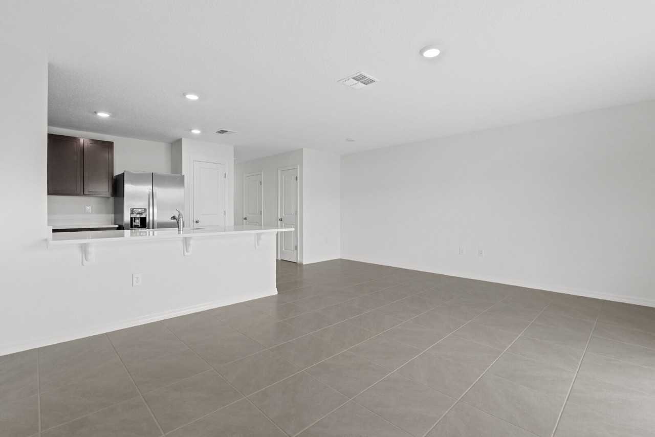 8235 Sw 67th Ave - Photo 4 of 19