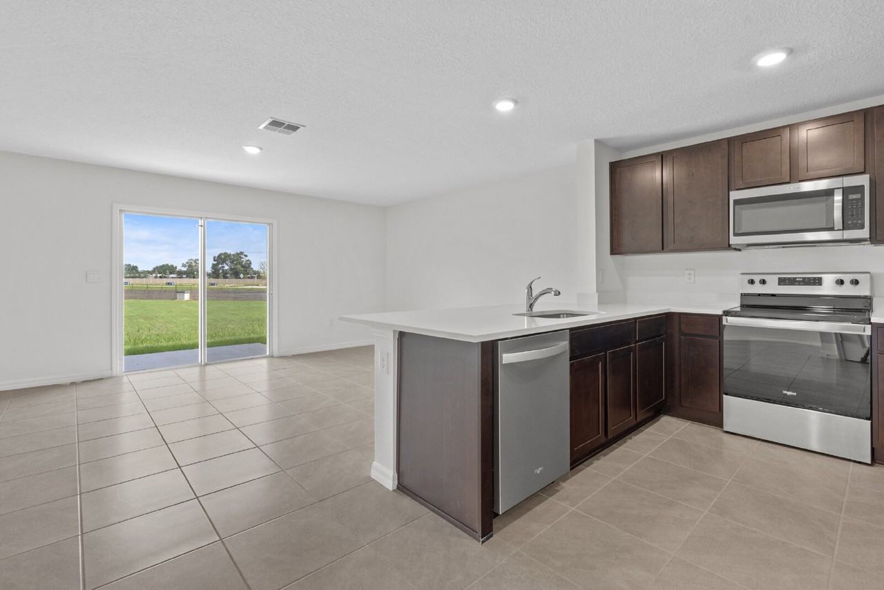 8235 Sw 67th Ave - Photo 7 of 19