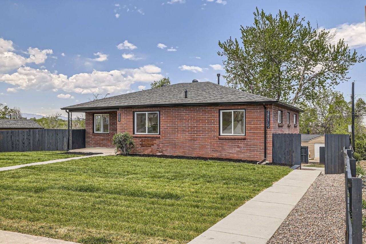 2823 W Archer Pl - Photo 2 of 20