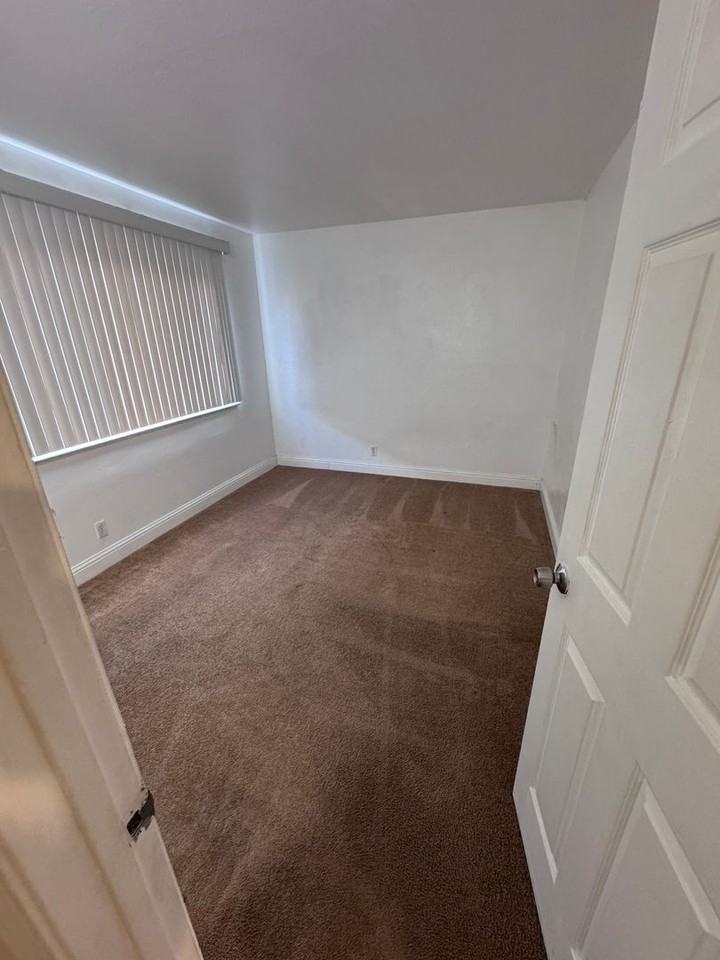 761 Shepherd Avenue #1 - Photo 5 of 9