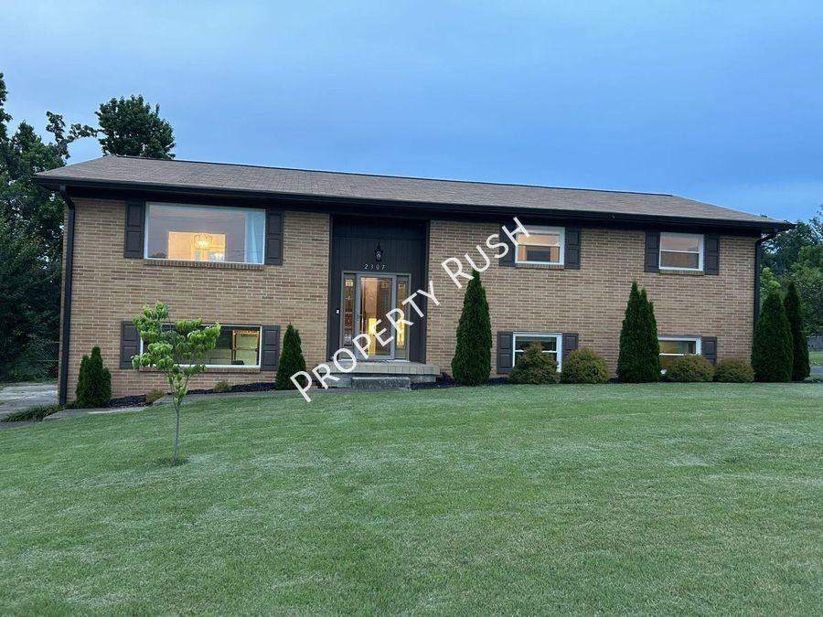 2307 Arroyo Drive - Photo 2 of 50