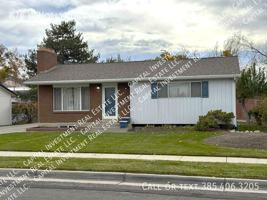 featured image of 876 W Hollyhock Ave