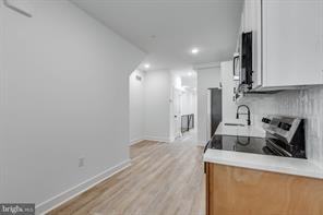 2123 N Franklin St #1 - Photo 2 of 13