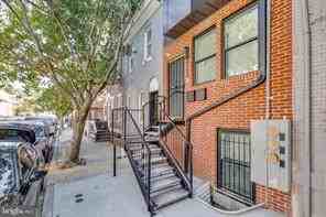 2123 N Franklin St #1 - Photo 3 of 13