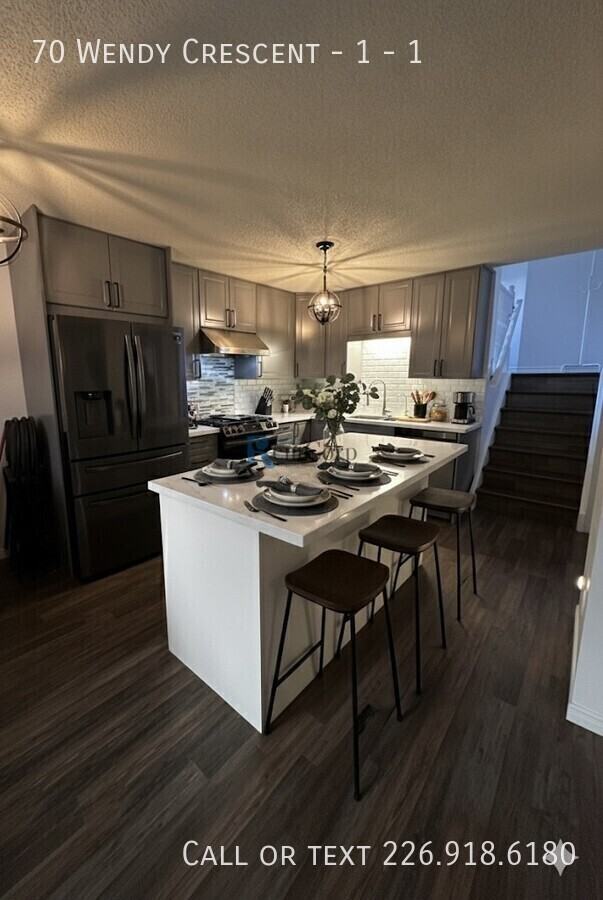 70 Wendy Cres #1 - Photo 3 of 13