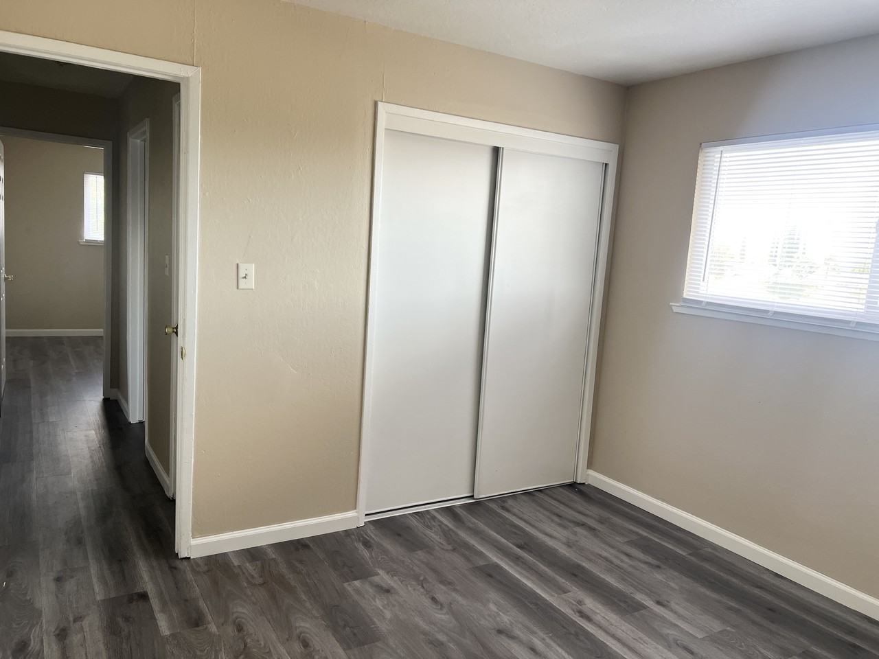 512 West Tregallas Rd - Photo 6 of 8