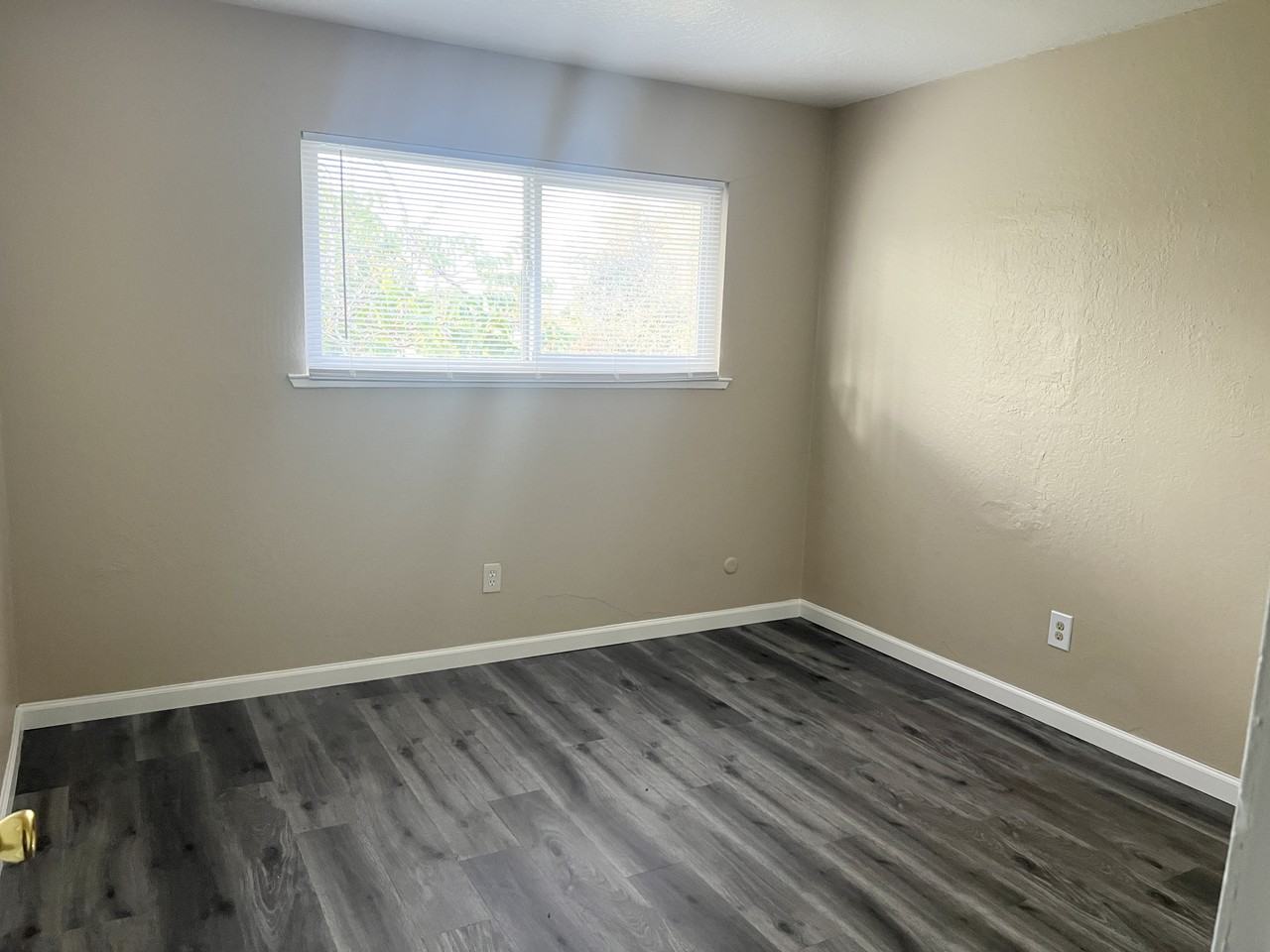 516 W Tregallas Rd - Photo 7 of 7