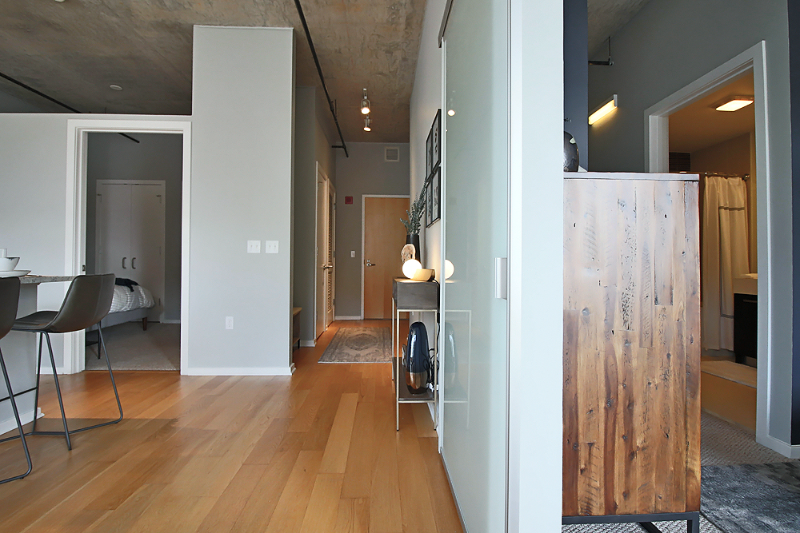 1187 S Delano Ct - Photo 3 of 8