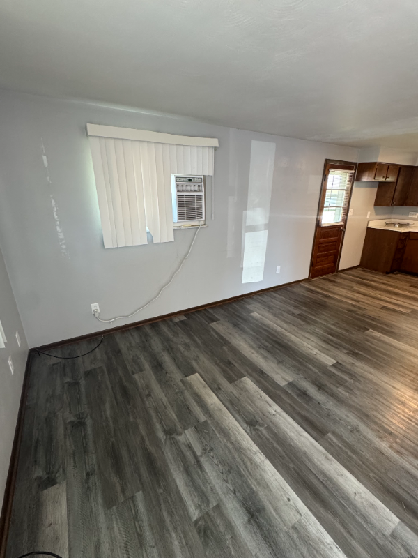 507 E Staat St - Photo 3 of 8