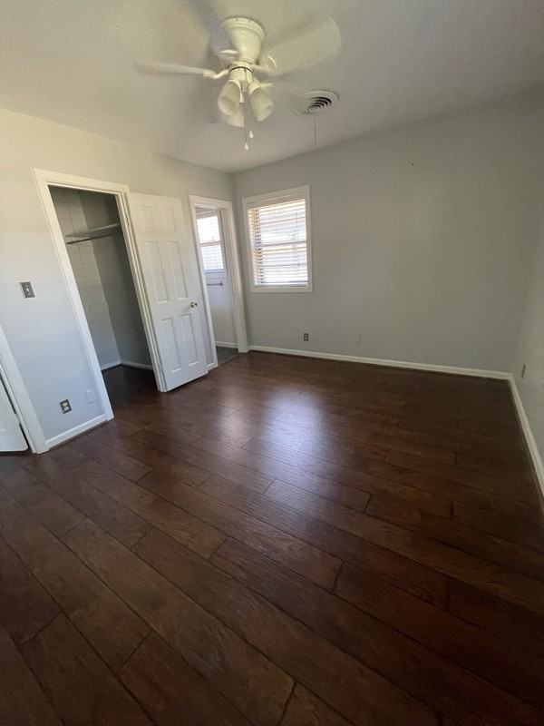 2305 Linwood Ln - Photo 2 of 9