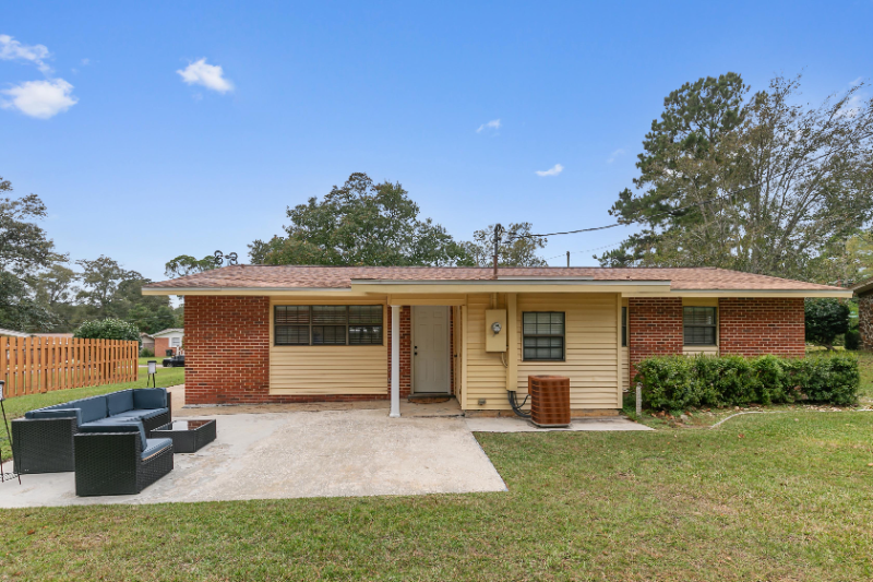 2003 Roebuck St - Photo 4 of 20