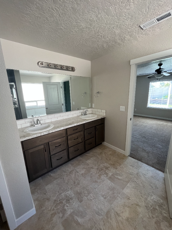 3709 E Warm Creek Ave - Photo 6 of 11