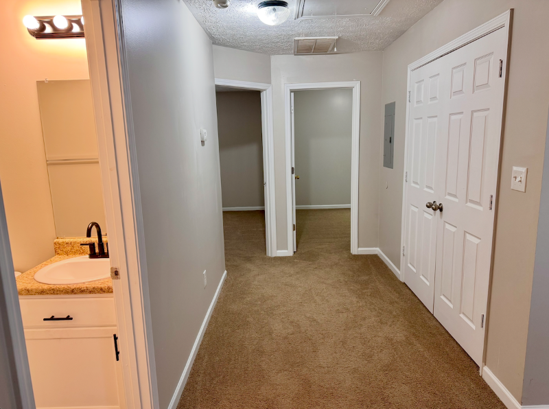 598 Elles Way - Photo 6 of 17