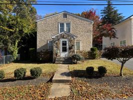 featured image of 8 Walnut Ave