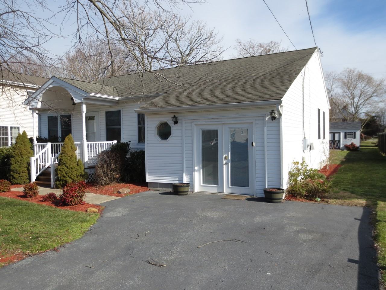 305 2nd Street - Photo 2 of 21