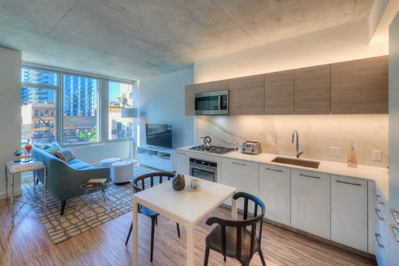 187 N Desplaines St - Photo 6 of 15